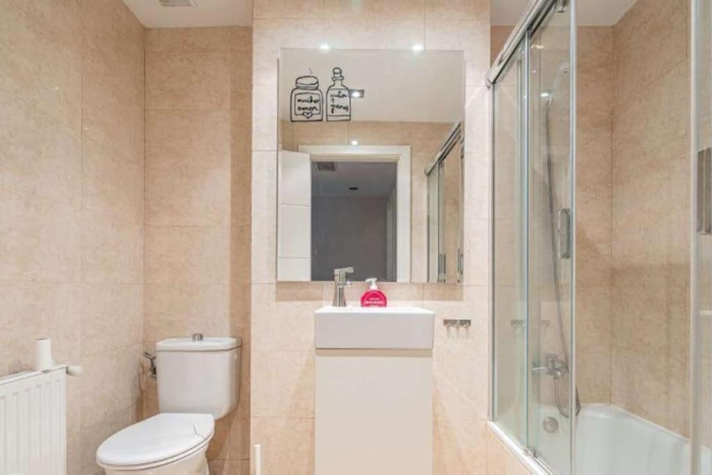 Impresionante Apartamento De 4 Dormitorios 3 Banos Y 2 Plazas De Garaje Madrid Eksteriør billede