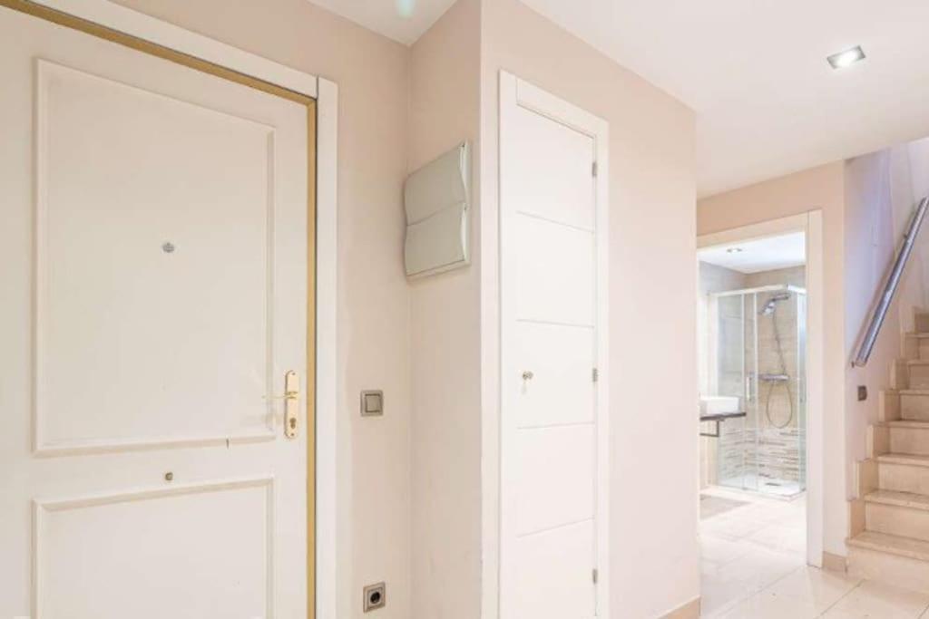 Impresionante Apartamento De 4 Dormitorios 3 Banos Y 2 Plazas De Garaje Madrid Eksteriør billede