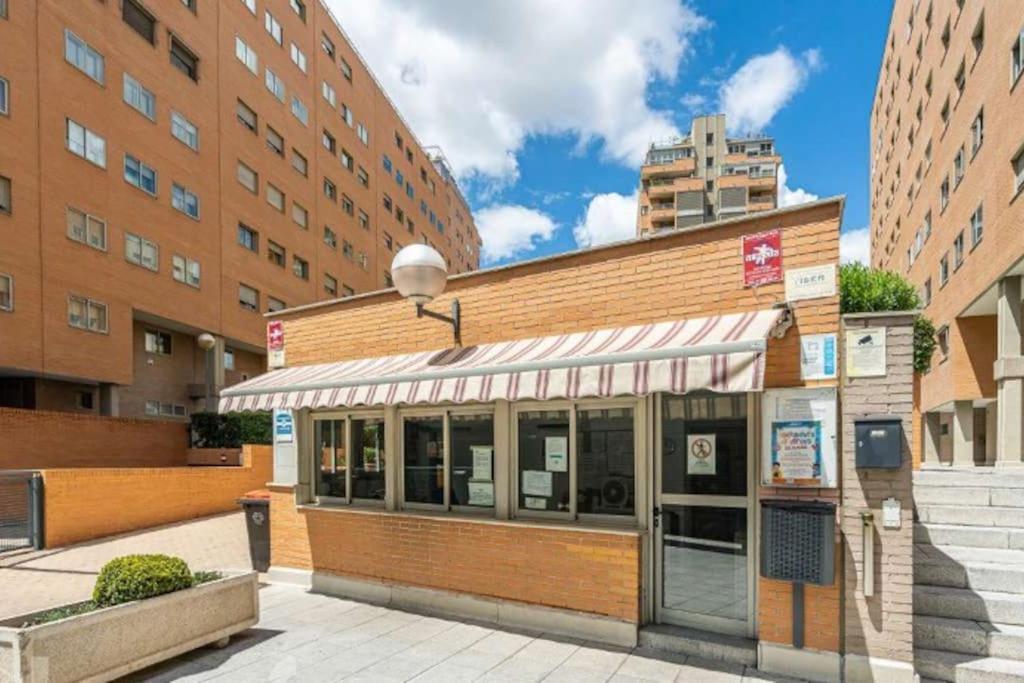 Impresionante Apartamento De 4 Dormitorios 3 Banos Y 2 Plazas De Garaje Madrid Eksteriør billede