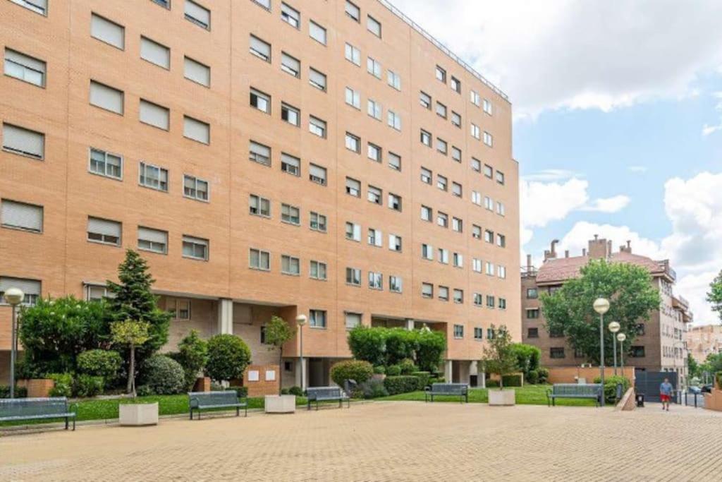 Impresionante Apartamento De 4 Dormitorios 3 Banos Y 2 Plazas De Garaje Madrid Eksteriør billede