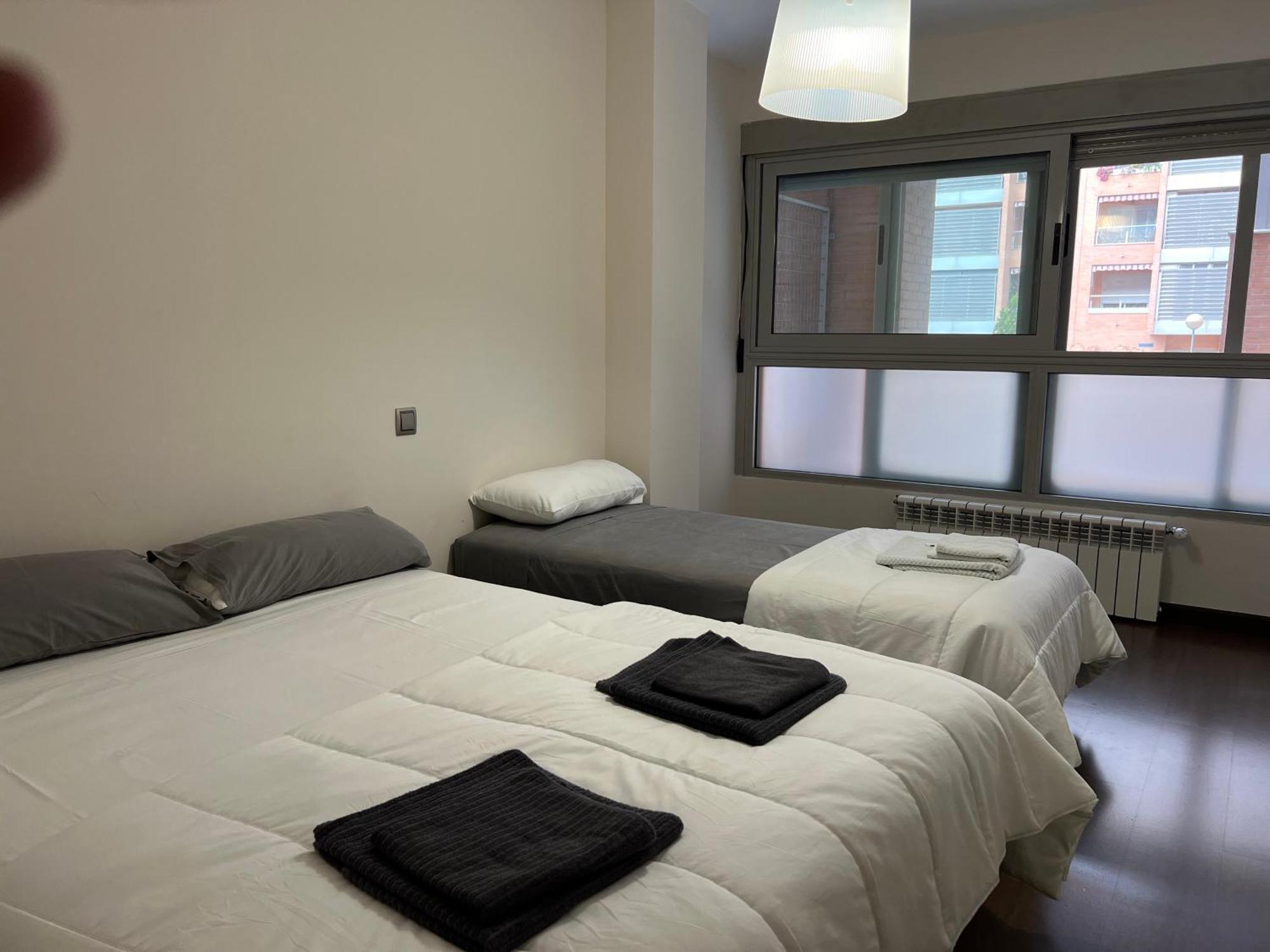 Impresionante Apartamento De 4 Dormitorios 3 Banos Y 2 Plazas De Garaje Madrid Eksteriør billede